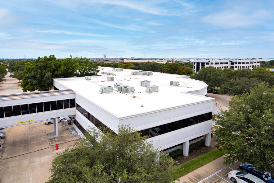 More Photos Of 5560 Tennyson Pky, Plano Office For Sale