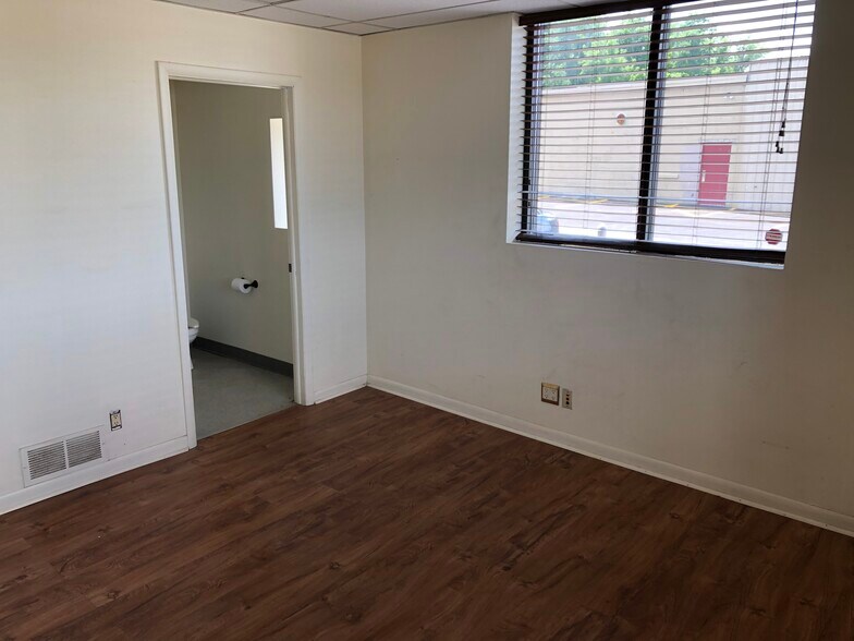 More Photos Of 2700-2704 E Erie Blvd, Syracuse Storefront For Lease