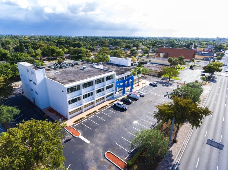 More Photos Of 3521 W Broward Blvd, Fort Lauderdale Office For Sale