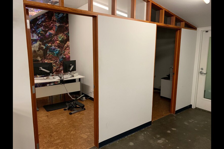 More Photos Of 3221 Hutchison Ave, Los Angeles Office For Lease