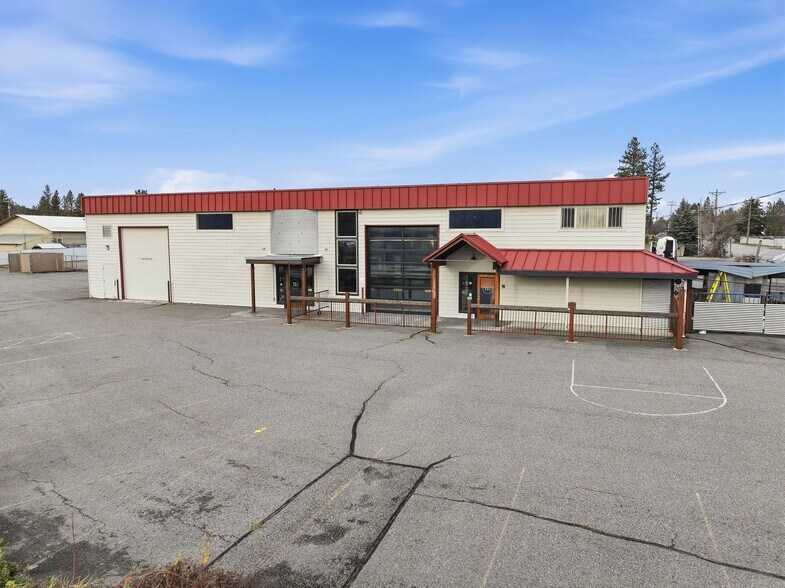 More Photos Of 4110 S Bowdish Rd, Spokane Light Distribution For Sale