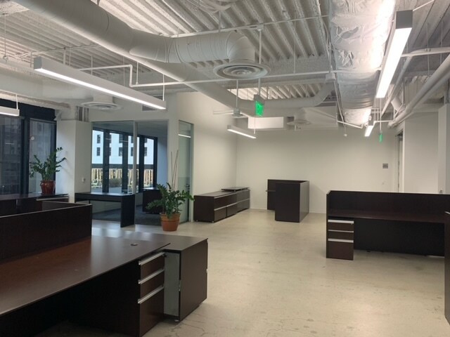 More Photos Of 700 S Flower St, Los Angeles Office For Lease