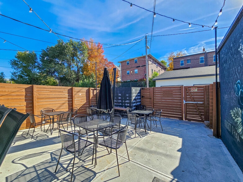 More Photos Of 3207 Leavenworth St, Omaha Bar For Sale