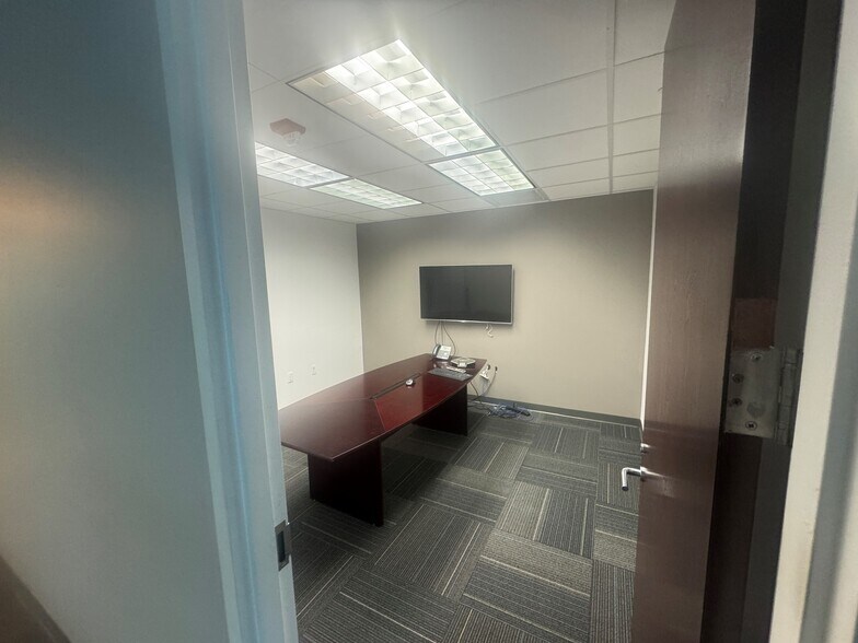 More Photos Of 1208 E Kennedy Blvd, Tampa Apartments For Lease
