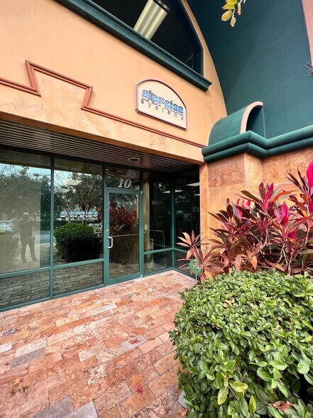 More Photos Of 6881 Kingspointe Pky, Orlando Business Park For Lease