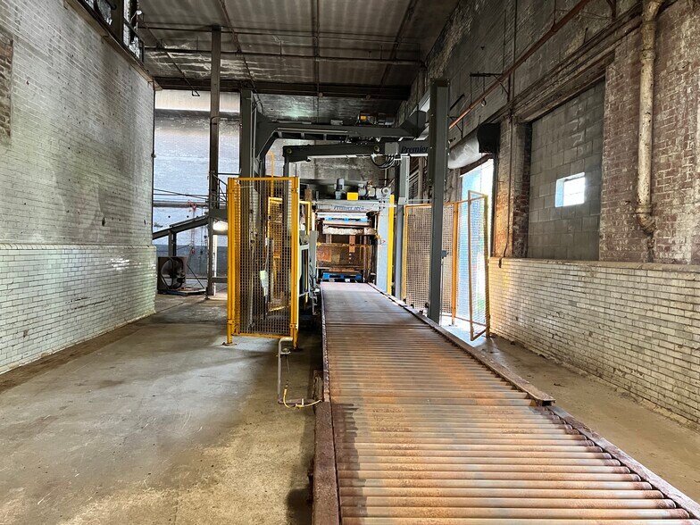 More Photos Of 703 Elk St, Buffalo Warehouse For Sale