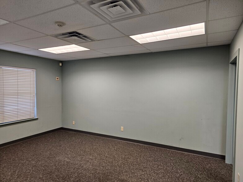 More Photos Of 4501 Spicewood Springs Rd, Austin Office For Lease