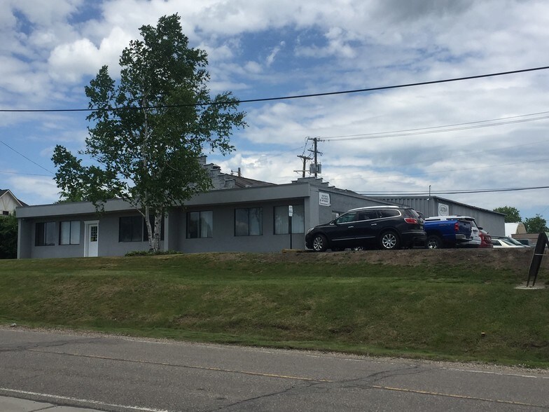 More Photos Of 2431 Pontiac Rd, Auburn Hills Warehouse For Lease