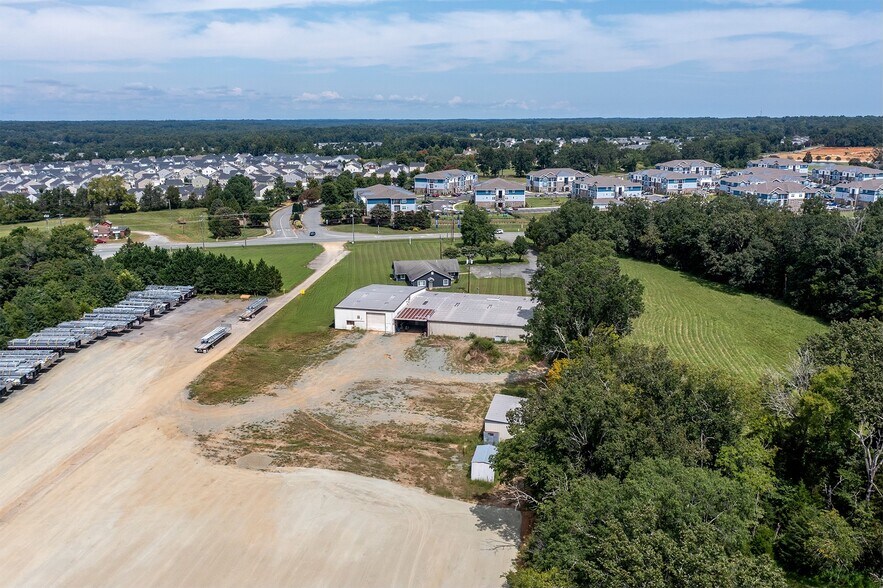 More Photos Of 6504 Burlington Rd, Whitsett Manufacturing For Lease