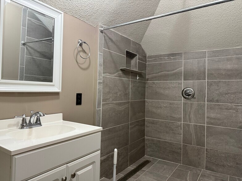 More Photos Of 581 W Main St, Spartanburg Office Residential For Lease