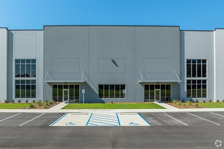 More Photos Of State Route 186 @ Interstate 85, Tuskegee Distribution For Lease