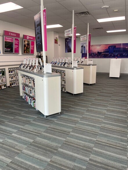 More Photos Of 421-425 W Northland Ave, Appleton Freestanding For Lease