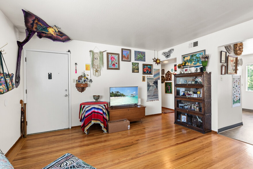 More Photos Of 505 Franklin St, Napa Apartments For Sale