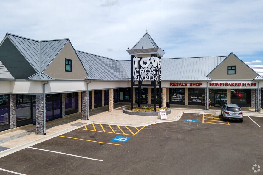 More Photos Of 1512 N Naper Blvd, Naperville General Retail For Lease