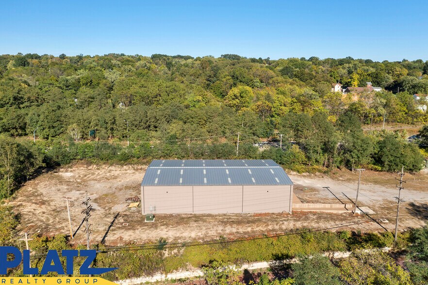 More Photos Of 2430 Funston St, Youngstown Warehouse For Lease