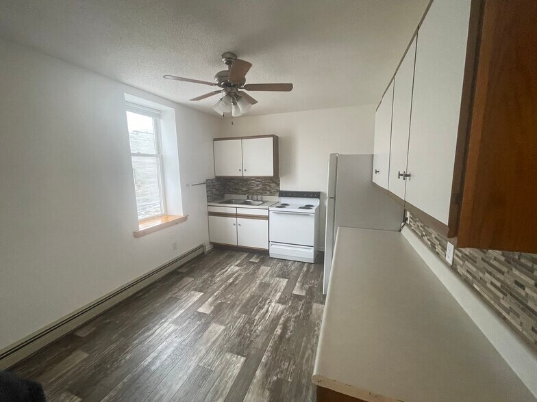 More Photos Of 208 Main Ave S, Park Rapids Storefront Retail Residential For Sale