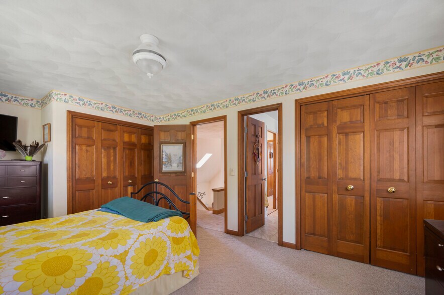 More Photos Of 46 Statue Way, Portsmouth Multifamily For Sale