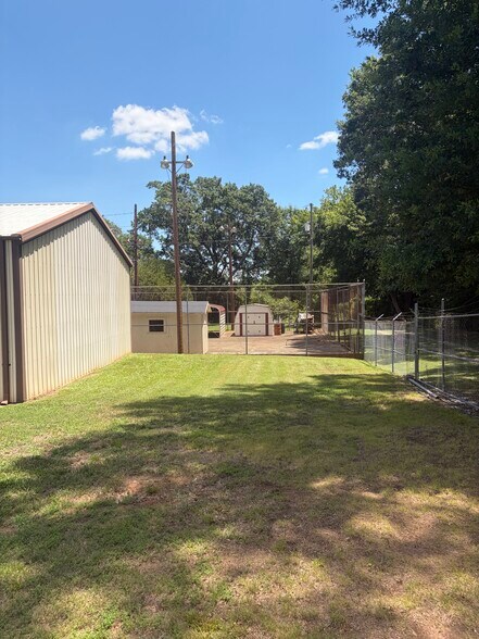 More Photos Of 15 School St, Taylors Warehouse For Lease