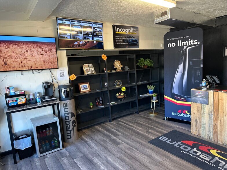 More Photos Of 2300 Greenup Ave, Ashland Storefront Retail Residential For Lease