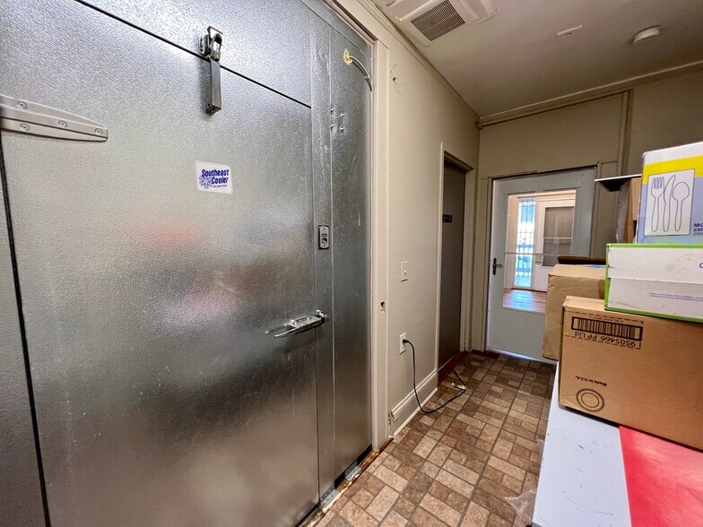 More Photos Of 4260 E Ponce De Leon Ave, Clarkston Freestanding For Lease