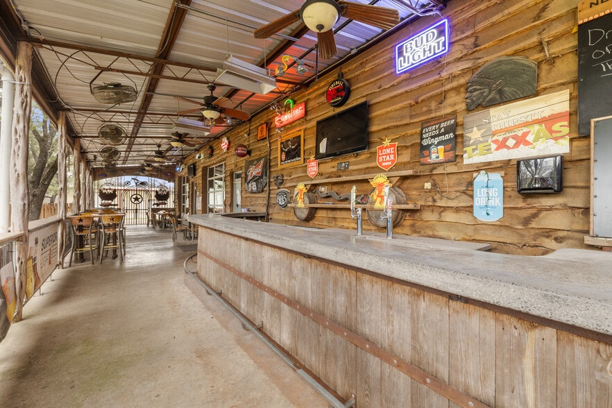 More Photos Of 1515 N Interstate 35, Georgetown Freestanding For Sale