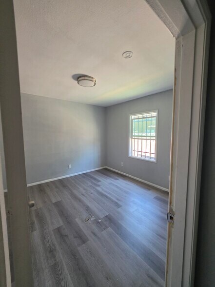 More Photos Of 1673-1675 N D St, San Bernardino Office For Sale