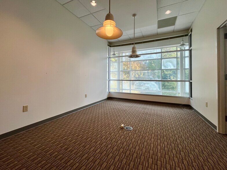 More Photos Of 2320 W Morehead St, Charlotte Loft Creative Space For Lease