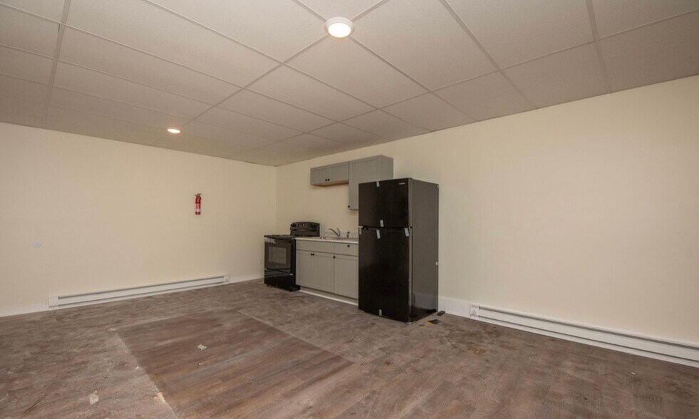 More Photos Of 16-20 E Main St, Plymouth Storefront Retail Residential For Sale