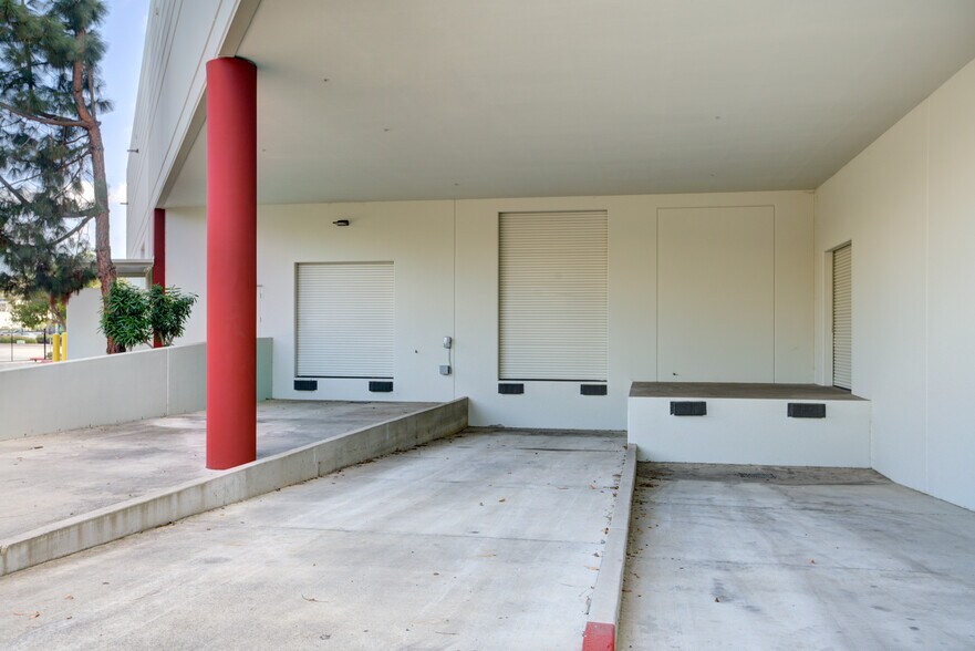 More Photos Of 2633 Progress St, Vista Warehouse For Lease
