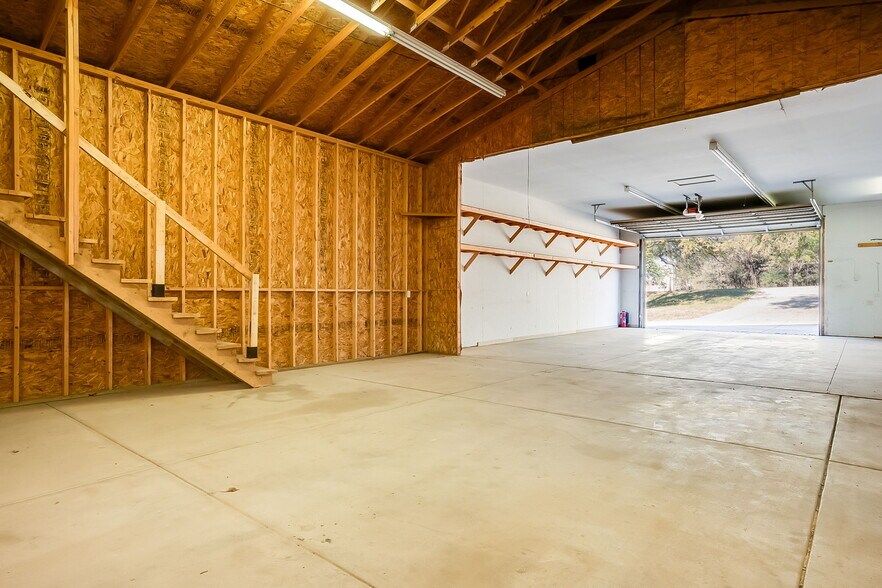 More Photos Of 121 S Water St, Derby Office For Sale