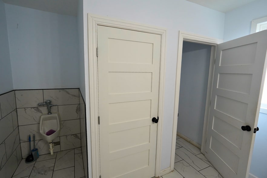 More Photos Of 527 Cumberland St, Dallas Religious Facility For Sale