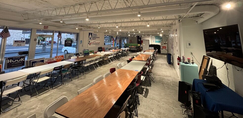 More Photos Of 601 E 53rd St, Austin Storefront Retail Office For Sale