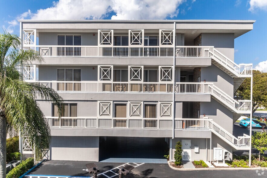More Photos Of 2790 N Federal Hwy, Boca Raton Office For Lease