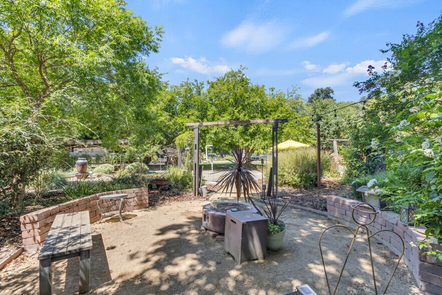 More Photos Of 9455 E Stockton Blvd, Elk Grove Specialty For Sale