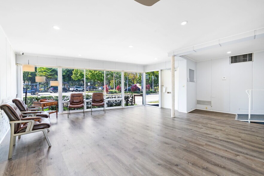 More Photos Of 1130 Bayview Dr, Fort Lauderdale Medical For Lease
