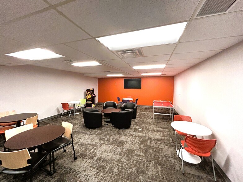 More Photos Of 3659 Green Rd, Beachwood Medical For Lease