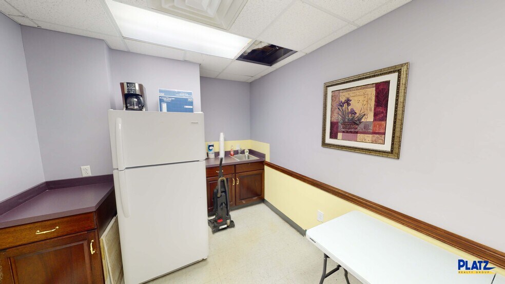 More Photos Of 8261 Market St, Youngstown Medical For Sale