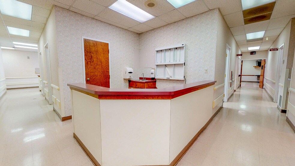 More Photos Of 125 Executive Dr, Danville Office For Sale