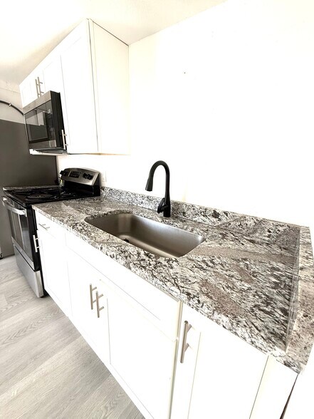 More Photos Of 205 S Grove St, Eustis Apartments For Sale