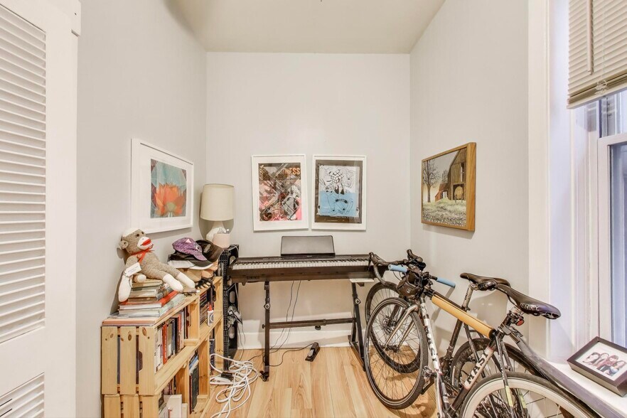 More Photos Of 2916 W 25th Pl, Chicago Multifamily For Sale