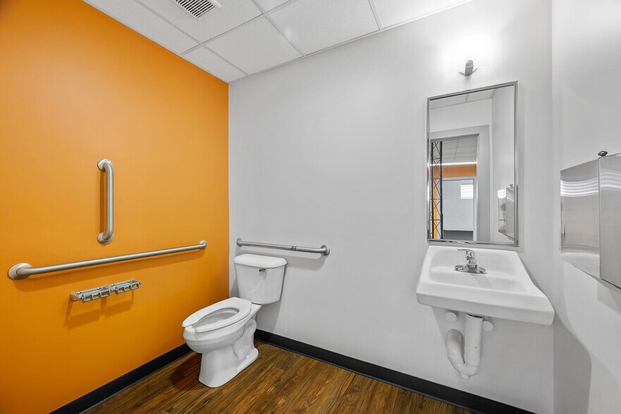 More Photos Of 606 Washington Ave, Bridgeville Loft Creative Space For Lease