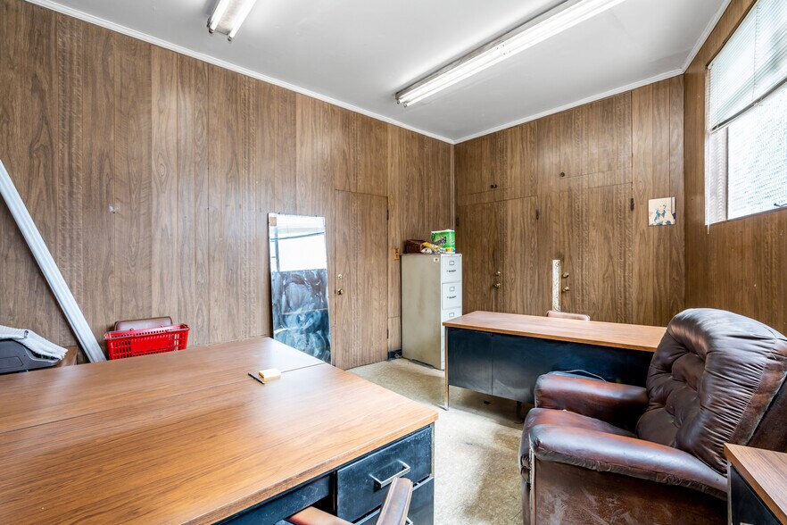 More Photos Of 320 S La Brea Ave, Inglewood Freestanding For Lease