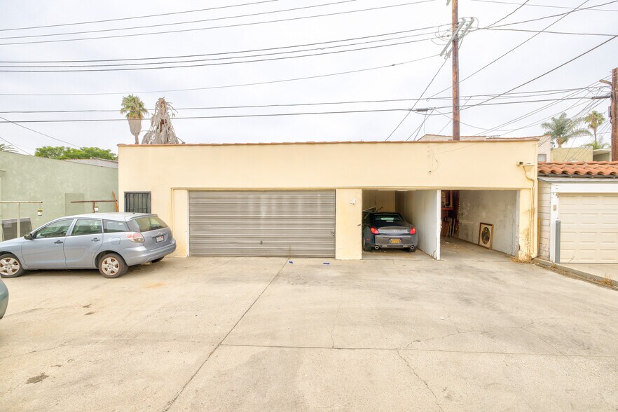 More Photos Of 445 N Spaulding Ave, Los Angeles Apartments For Sale