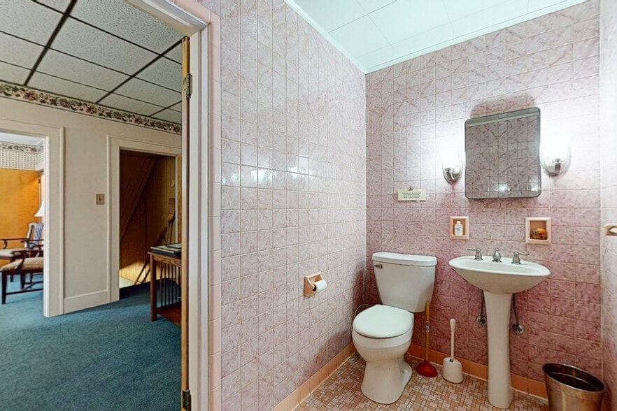 More Photos Of 3721 Main St, Weirton Funeral Home For Sale