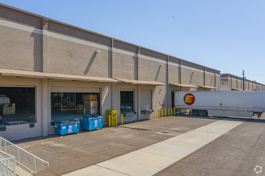 More Photos Of 1601-1605 S 35th Ave, Phoenix Distribution For Lease