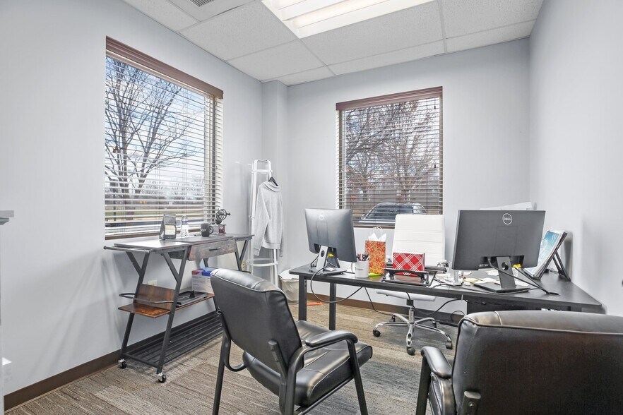 More Photos Of 2050 Gordon W Shelton Blvd, Fredericksburg Office For Lease