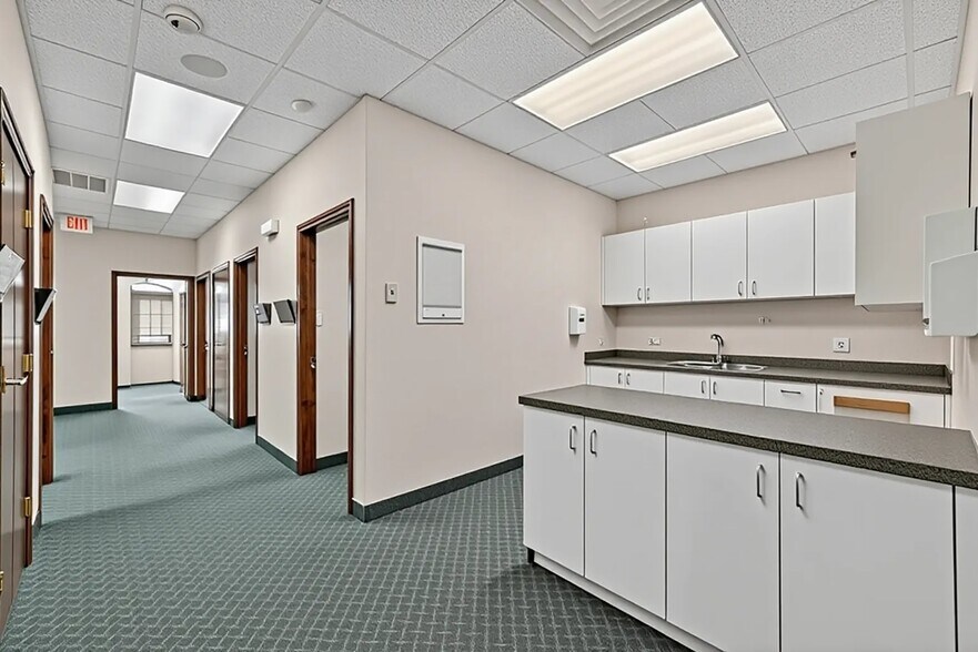 More Photos Of 24-26 Liberty Square Mall, Stony Point Office For Sale