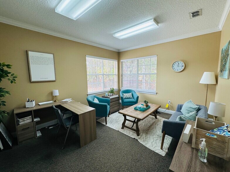More Photos Of 12443 San Jose Blvd, Jacksonville Medical For Lease