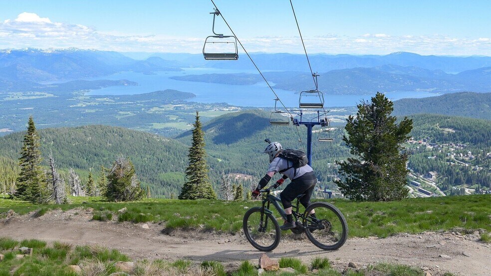 More Photos Of 401 N Stephen St, Clark Fork Storefront Retail Residential For Sale