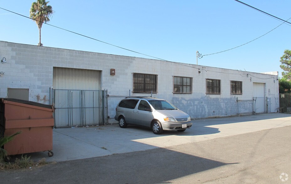 More Photos Of 4223 W Jefferson Blvd, Los Angeles Manufacturing For Lease